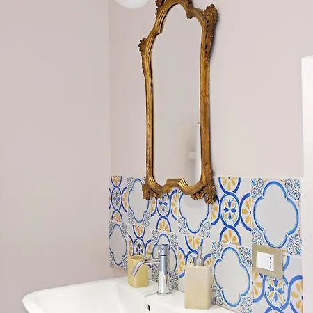 Casa de hóspedes Balate Dimora In Centro 4*